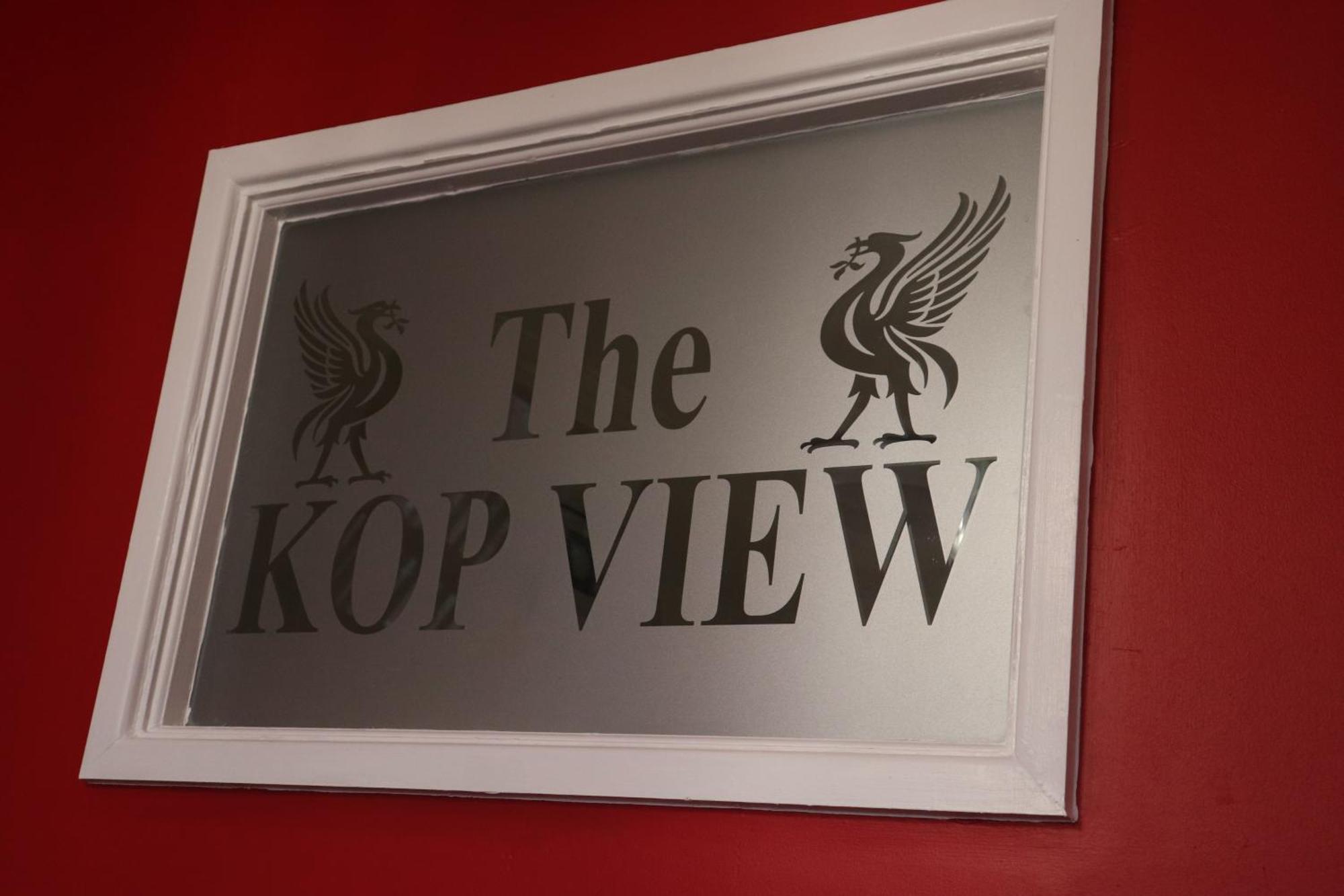 Kop View Hotel Ливърпул Екстериор снимка