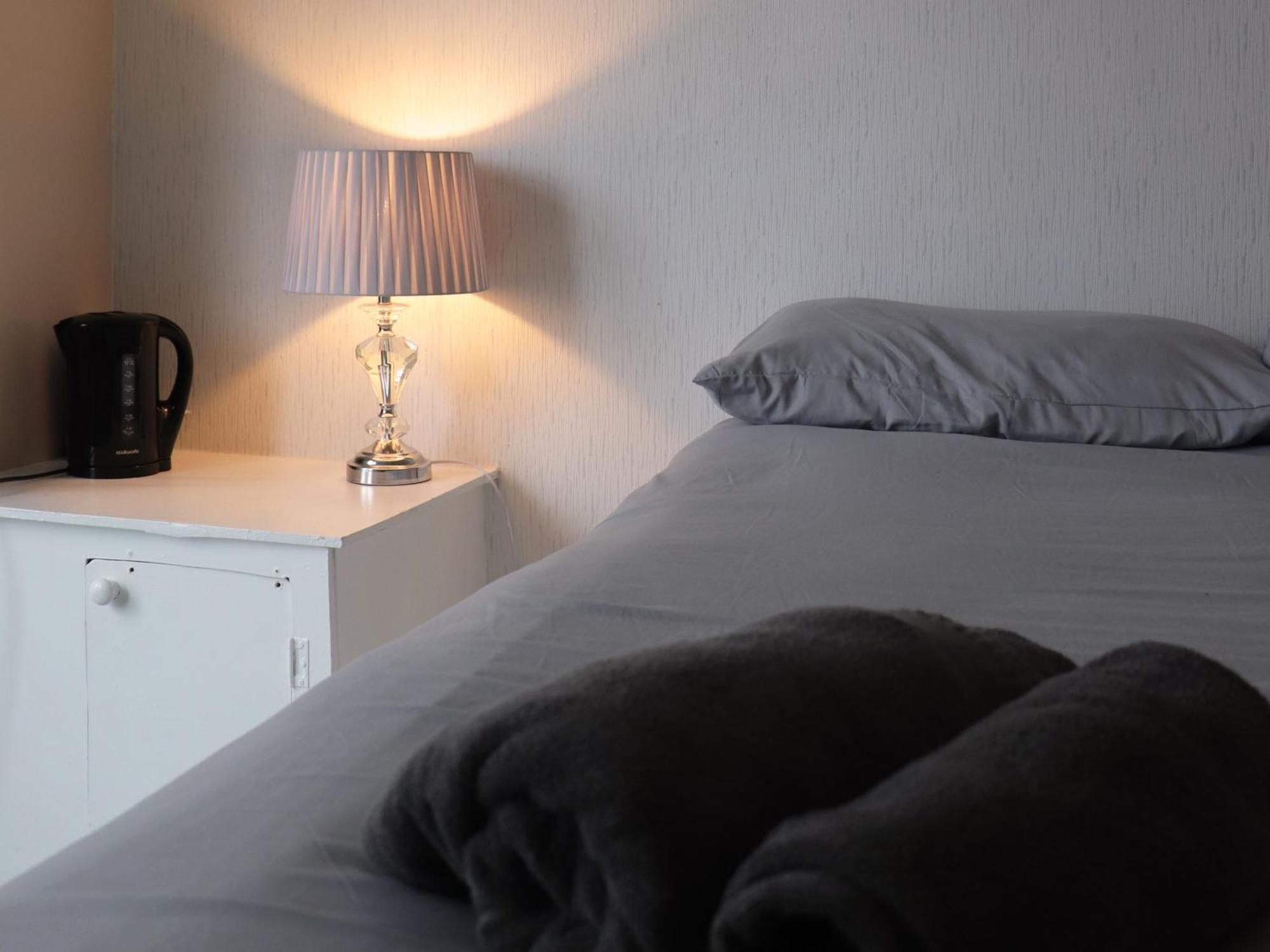 Kop View Hotel Ливърпул Екстериор снимка